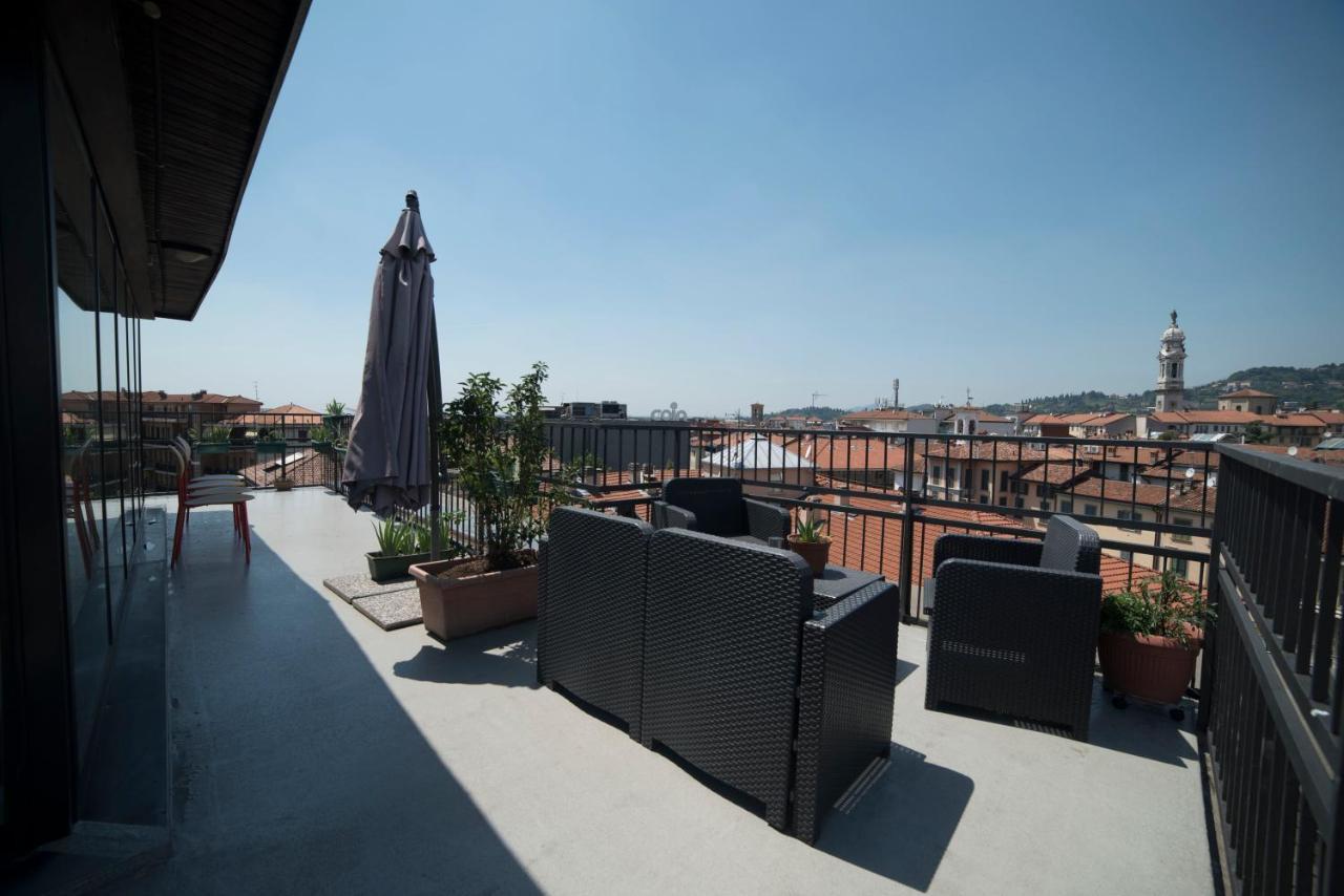 Alex E Angie Hotel Бергамо Екстериор снимка The rooftop terrace
