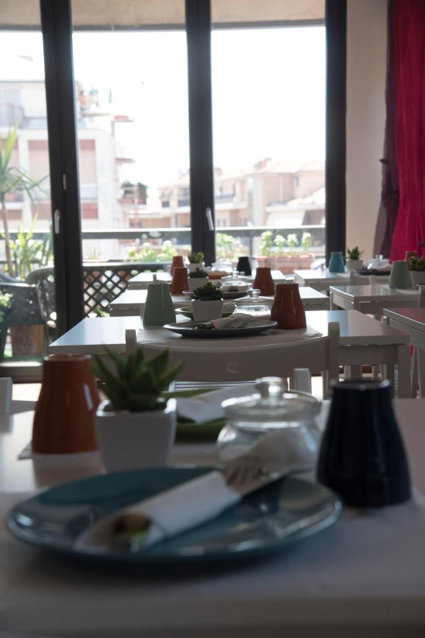 Alex E Angie Hotel Бергамо Екстериор снимка Restaurant in Athens