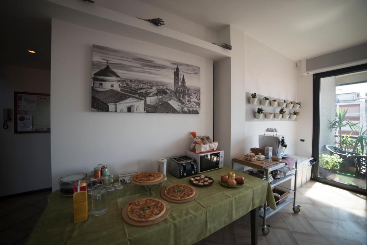 Alex E Angie Hotel Бергамо Екстериор снимка Breakfast buffet