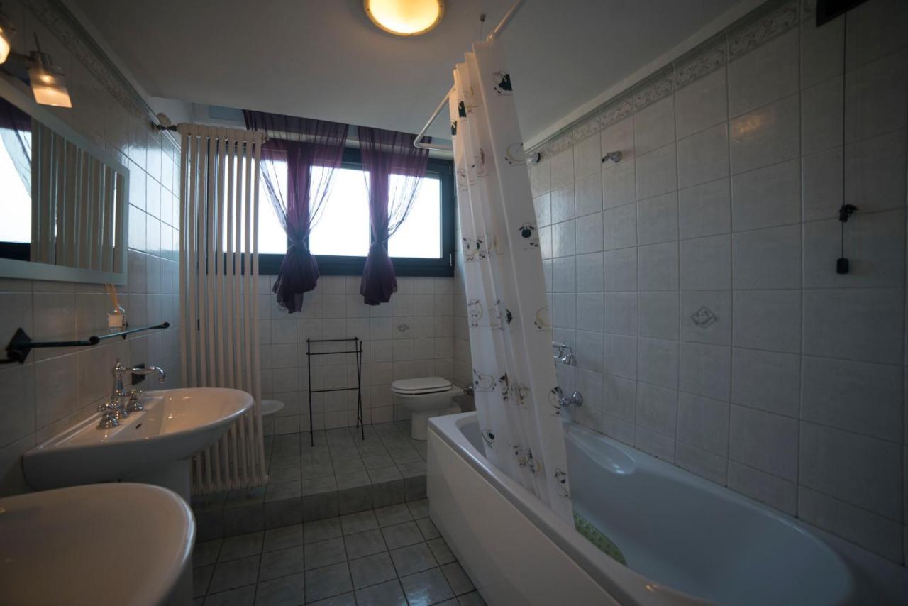 Alex E Angie Hotel Бергамо Екстериор снимка Bathroom