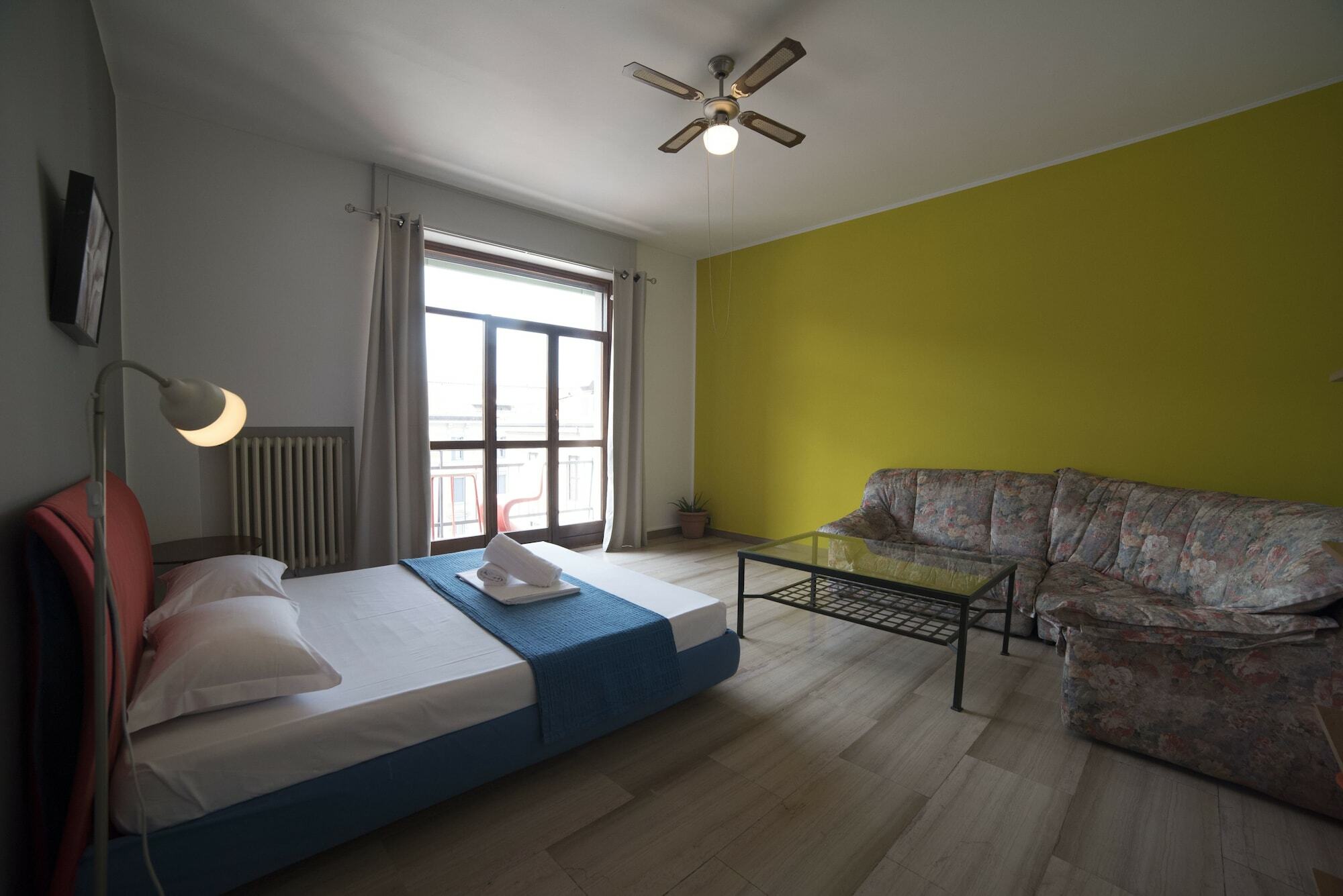 Alex E Angie Hotel Бергамо Екстериор снимка A room at the hotel